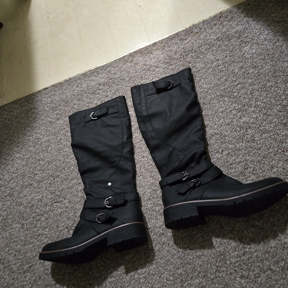Stylish Black Women's Winter Boots